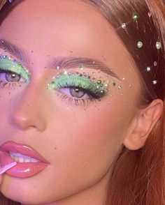 Harry Styles Makeup, Euphoria Glitter, Edc Makeup, Makeup Euphoria, Jewel Makeup, Gem Makeup, Sparkle Makeup