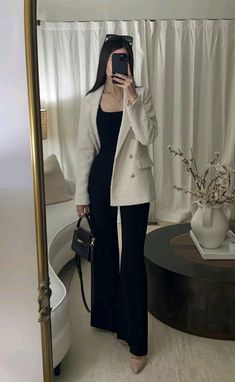 Corporate Fashion Aesthetic, Winter Fashion Outfits Casual, Stylish Work Attire, Casual Day Outfits, Classy Work Outfits, Classy Casual Outfits, Fashion Mistakes, Looks Chic, Work Outfits Women