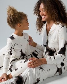 Family photos are so much fun with matching family pajamas. Our kids' pajama set includes a long-sleeve crewneck top and matching pants with an elastic waistband and ribbed cuffs.DetailsCrewneck.Long sleeves.Snug fit for safety; size up for looser fit.Available in 2T-12.57% cotton, 38% modal, 5% spandex. Machine wash. Imported. Soma Intimates, The Vanishing, Matching Family Pajamas, Kids Set, Matching Pants, Family Pajamas, Bra Shop, Kids Pajamas, Sleepwear Pajamas