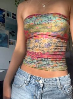 How To Style A Tube Top, Cute Hiking Outfits, 00s Mode, Cute Hiking Outfit, Boho Bandeau, Hiking Outfits, Outfits Preppy, Style Fitness, Tops Graphic