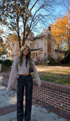 Casual Date Night Outfit, Aesthetic Sweaters, Nashville Outfits, Cold Outfits, City Outfits, Dinner Outfits, Outfit Inspo Fall, Looks Style, Mode Inspiration