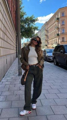 Fashion   • Casual  • Blazer   • Work fit Vinter Mode Outfits, Types Of Jeans, Autumn Fits, Cold Outfits, Jean Trends, Women Street, Denim Trends, Fall Fits, Denim Collection