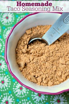 Homemade Taco Seasoning Mix - This easy recipe for Homemade Taco Seasoning Mix allows you to control the amount of sodium and preservatives. By making your own taco seasoning mix you know exactly what is in it! [Gluten Free, Low Calorie, Low Carb, Low Cholesterol, Low Fat, Low Sodium, Low Sugar, Paleo, Vegan, Vegetarian & ZERO Weight Watchers SmartPoints!] #CrockPotLadies #SeasoningMixes #Homemade #SpiceMixtures #Tacos #Healthy #WeightWatchers Taco Seasoning Mix Recipe, Homemade Taco Seasoning Mix, Taco Seasoning Mix, Homemade Seasoning, Taco Seasoning Packet, Taco Dip