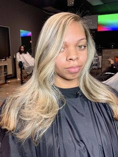 Blonde Balayage Black Women, Blonde Hair On Dark Skin, Black Hair Inspiration, Football Banner, Dyed Curly Hair, Rainbow City, Dyed Blonde Hair