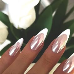 Découvrez la pureté estivale avec Nile Art en blanc pour 2024. Parfait pour un look raffiné et lumineux, ces designs élégants apportent fraîcheur et sophistication à vos ongles. Adoptez la simplicité chic et laissez vos mains briller cet été. #NileArt2024 #ÉtéEnBlanc #NailInspiration Shine Nail Designs, Nails Pigment, Pigment Nails, Nail Shine, Angel Beauty, Top Nails, Shine Nails, Shiny Nails, Dope Nail Designs