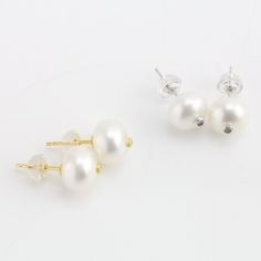 Item No: ERS126 Item: freshwater pearl stud Size: from 8mm to 12mm Shape: button Quality: AAA ,best gem quality. Luster: good Surface: No spots Color: ivory ,white Stud: Sterling silver (S925 ) white gold plated or yellow gold plated Accessory: rhinestone embed silver 925 Packing: beautiful gift box; Pearl Drop Earrings Gift Round Cut, Pearl Embellished Cubic Zirconia Earrings As Gift, White Sterling Silver Pearl Earrings Round Cut, Round Cut Pearl Drop Earrings For Gift, White Pearl Earrings With Prong Setting As Gift, Pearl Diamond White Earrings For Gift, Pearl White Cubic Zirconia Pearl Earrings, White Pearl Earrings For Gift, Diamond White Pearl Earrings For Gift