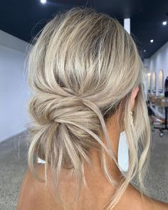 Summer Wedding Hairstyles Ideas For Modern Brides [2023 Guide] Wedding Hairstyles Bun, Bridesmaid Hair Inspo, Bridemaids Hairstyles, Summer Wedding Hairstyles, Wedding Hair Up, Guest Hair, Bridesmaid Hair Makeup, Hairstyles Bun, Wedding Guest Hairstyles