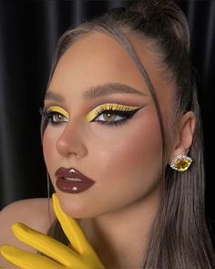 Makeup Ojos, Yellow Makeup, Carnival Makeup, Glamorous Makeup, Creative Eye Makeup, Kids Makeup, Crazy Makeup, Glamour Makeup, Makeup Geek