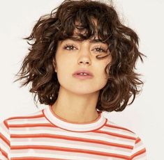 Naturally Curly Hairstyles, Everyday Curls, Busy Woman, Cute Hairstyle, Colored Curly Hair, Short Curly Haircuts, Haircut Inspiration, Short Wavy Hair