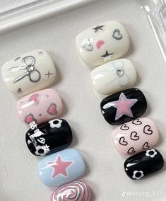 Simple Press On Nail Designs, Nail Chibi, Korea Nail Art, Asian Nail Art, Korea Nail, Minimal Nails Art, Color For Nails, Lilac Nails