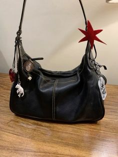 Cool Bags, Me Bag, Prettiest Celebrities, Robert Mapplethorpe, Mazzy Star, Girls Handbags, Black Purse