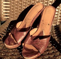 Vintageleather Sandals 1980, 70s Shoes, Candies Shoes, High Heel Mules, Brown Leather Heels, Shoes Vintage, Slingbacks, Vintage Shoes, Heel Sandals