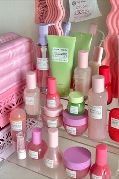 Skincare For Glowing Skin, Sephora Skin Care, Skincare Inspiration, Preppy Stuff, Glow Recipe, Cool Makeup Looks, Makeup Stuff, Makeup Aesthetic, Top Skin Care Products