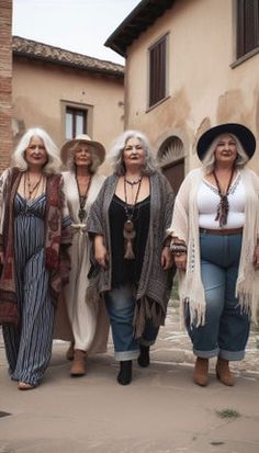 Curvy Boho Fashion, Boho Style Outfits Winter, Bohemian Fall Outfits, Granny Chic Fashion, Curvy Boho, Hippie Chic Outfits, Modest Woman, 3 Hairstyles