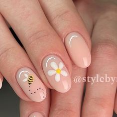 R e a g a n | structured manicures on Instagram: "🐝 🐞  •all gel colors from @luxapolish (code REAGS10 to save $$) Happy Hour, Mai Tai, Blackout, Whiteout •prepped using @ericasata (code REAGS10 to save $$) •Builder Base is @luminary_nail_systems in the color Balance (link in bio)  Bee Nails | Flower Nails | Spring Nails | Viral Nails | Viral Spring Nails | Summer Nails | Yellow Nails | Red Nails | Ladybug Nails | Floral Nails" Daisy And Bee Nails, Bee Gel Nails, Bee And Sunflower Nails, Nails With Bee Design, Bee On Nails, Gender Neutral Nail Ideas, Bumblebee Nail Art, Nail Art Bee, Nails With Bees