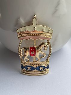 Large carousel brooch, arrives boxed. Can be used for DIY crafting and making brooch bouquets, decorating jewellery boxes, photo frames, hats or anything wedding related. Jewellery Bag, Brooch Bouquets, Jewellery Boxes, Free Jewelry, Jewelry Bags, Photo Frames, Carousel, Perfect Gift, Craft Supplies