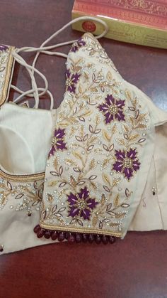 Pelli Blouse, Plain Blouse Designs, Maggam Designs, Khatli Work, Cheesecake Mousse