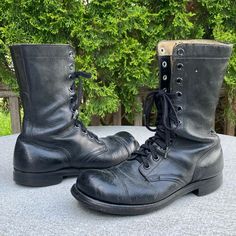 In Very Good Vintage Condition The Both Boots Are Same Size But Left Boot Are Bit Taller Than The Other And Shoe Tang’s Color Is Different As You Can See. Size 10.5 R What You See Is What You Will Get Thank You Vintage Black Workwear Boots, Shoes Boots Combat, Army Combat Boots, Punk 80s, Army Cap, Leather Combat Boots, Army Boots, Fashion Book, Boots Mens