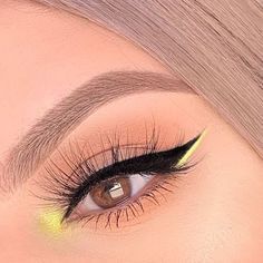 Tutorial Eyeliner, Make Up Designs, Yellow Makeup, Super Fly, Cute Eye Makeup, Easter Makeup, Glasses Makeup, Eye Makeup Pictures, Smink Inspiration