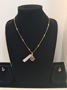 Daily Wear Diamond Pendant Set, Gold Chain With Pendant Simple, Light Weight Gold Pendant Set, Daily Wear Gold Chains For Women, Pendent Set Gold, Black Beads Designs, Minimalist Accessories Jewellery, Gold Neck Chain, Gold Jewels Design