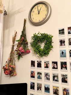 Flowers on wall, room decor, dried flowers Flowers In Room Ideas, Flower Bouquet Room Decor, Dried Flowers Hung On Wall, Dried Roses Room Decor, Dry Hanging Flowers, How To Hang Bouquet On Wall, Fried Flowers Decor