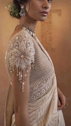 Sleeves Designs For Blouse, New Sleeves Designs, Wedding Saree Blouse, Wedding Saree Blouse Designs, Blouse Embroidery, Fancy Sarees Party Wear