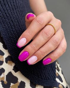 42+ Must-Try Short Pink Nail Ideas (2024) - DrExplains Shellac Nails Fall, Santa Nails, Kutek Disney, Maroon Nails, Milky Nails, October Nails, Winter Nails Acrylic