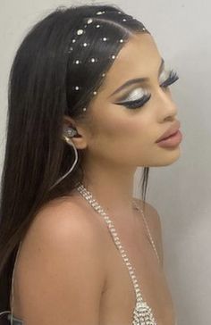 Makeup inspo, makeup instagram, makeup inspiration, maddy Perez makeup Hair Styles School, Hair Styles Winter, Weeknd Hair, Debs Hairstyles, 21st Birthday Hairstyles, Half Bun Hairstyle, Taylor Swift Reputation Era, Midnight Hair, Long Hair Brown