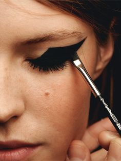 eyes. | #makeup Winged Eyeliner, Editorial Makeup, Creative Makeup, Beautiful Makeup, All Things Beauty, Mode Style, Bat Wings, Makeup Art, Beauty Inspiration