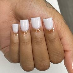 Acrylic Nails Ideas For Birthday, Simple White Nail Inspo Short, Back To School Nails Acrylic Short White, Short Acrylic Nails Designs Simple White, Exotic Nails Short, White Nails Short Square, Soft White Nails Acrylic, Nail Overlay Ideas, Short Acrylic Nails French