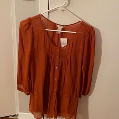 J.Crew Nwt Silk Blouse With Camisole. Size 6; Cami Has Adjustable Straps; Blouse Has Strap Holders. Color Is Called Smoldering Brick Lace Peplum Blouse, Low Cut Blouses, Cotton Poplin Top, Silk Chiffon Blouse, Lace Peplum, Velvet Blouses, Leopard Print Blouse, Linen Blouse, Wrap Blouse