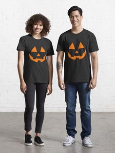 T-shirt essentiel avec l'œuvre « Halloween Winking Pumpkin Face Womens&Mens Fun Halloween Costume Party » de l'artiste ZACK ART Horror Movie Shirts, Mumford And Sons, Movie Shirts, Pumpkin Faces, Funny Halloween Costumes, Cool Halloween Costumes, Fashion Essentials, Lightweight Hoodie