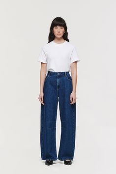 Markus | Horseshoe Denim Jeans in Mid Blue | ALIGNE Horseshoe Jeans, Barrel Leg Jeans, Baggy Jeans For Women, Slouchy Jeans, Copenhagen Fashion, Copenhagen Fashion Week, Jean Trends, Loose Fit Jeans, Conscious Fashion