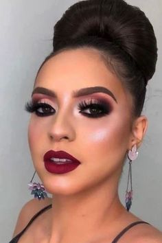 Inspirações MARAVILHOSAS de Makes para o Inverno • Eye Makeup Set, Bad Makeup, Stylish Makeup, Dramatic Eye Makeup, Makeup Transformation, Models Makeup, Makeup Obsession, Natural Eye Makeup, Makeup Pictures