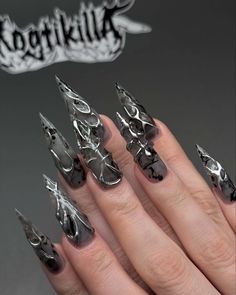 || 𝕮𝖑𝖆𝖜𝖘 || 𝔠𝔯𝔢𝔡𝔦𝔱𝔰 𝔱𝔬 𝔬𝔴𝔫 ㅤㅤ ㅤㅤ #nails #silver #aesthetic #goth #cute  #fescenninne Black Nails Goth, Emo Nails, Grad Nails, Nails Goth, Nail Polish Nails, Silver Aesthetic, Nails Dark, Nails Silver, Trendy Nail Designs