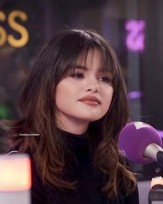 Medium Hair Round Face, Bangs Haircut Ideas, Round Face Hairstyles Long, Selena Gomez Short Hair, Bangs Haircut, Chubby Face Haircuts, Hairstyle For Chubby Face