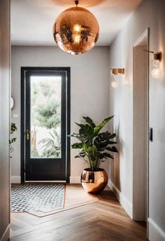 39 Chic Small Entrance Hall Ideas: Creative Solutions for Welcoming Spaces Scandi Hallway, Future Furniture, Hall Ideas, Entryway Flooring, Narrow Entryway, Small Entrance