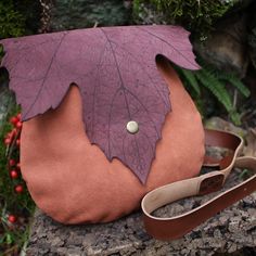 Cottagecore Bag, Leaf Coloring, Gifts For Nature Lovers, Christmas Bags, Larp, Base Colour, Leather Working, Bag Making