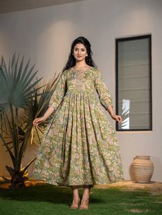 Green Cotton Floral Print & Dori Embroidery Detailing Maxi Style Dress Dori Embroidery, Embroidery Detailing, Maxi Styles, Style Maxi Dress, Womens Size Chart, Embroidery Details, Green Cotton, Style Dress, Single Piece