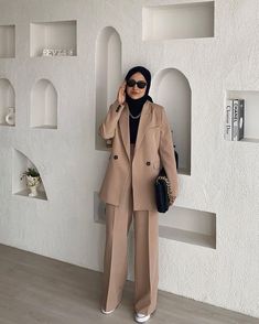 Office Wear Women Hijab, Office Suites For Women, Blezars For Women Outfit Hijab, Elegant Outfit Hijab Ideas, Formal Modest Outfits Hijab, Hijabi Blazer Outfit Formal, Modest Formal Outfits For Work, Hijabi Office Wear Classy, Formal Suits For Women Hijab