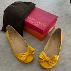 Super Cute Yellow Ostrich Print Kate Spade Flats! Only Worn Once. Original Box And Dust Bag. The Box Is Really Cute And Stands Out. The Ostrich Print Looks Like Polka Dots. There’s A Small Scuff On The Toe Of Each Shoe. Printed Flats, Kate Spade Shoes, Flat Color, Flat Shoes Women, Loafer Flats, Original Box, Kate Spade, Dust Bag, Polka Dots