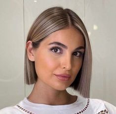 Ash Blonde Bob Wig, Ash Blonde Bob, Blonde Bob Wig, Trendy Hairstyle, Haircuts For Fine Hair, Blonde Bobs, Short Hair Haircuts, Bob Wig