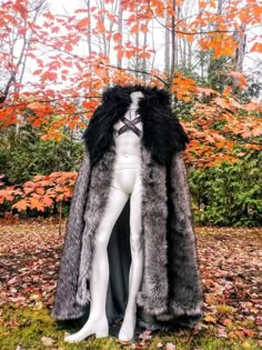 Check out this item in my Etsy shop https://www.etsy.com/ca/listing/747408909/dire-wolf-timber-wolf-fur-cloak Cloak Reference, Fur Cloak, Fur Pelt, Game Of Throne, Viking Wedding, Character Board, Dire Wolf, Wedding Clothing