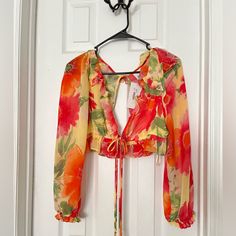 Us - L Small Tear, Easily Fixable If Handy With Sewing. Somewhat Sheer. Nwt Never Used Multicolor Cropped Floral Print Blouse, Multicolor Cropped Floral Blouse, Multicolor Cropped Blouse For Spring, Multicolor Blouse, White Silk Top, White Calvin Klein, Patagonia Long Sleeve, Knotted Blouse, Leopard Blouse