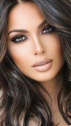 Long Dark Hair, Flawless Beauty, Flawless Face, Foto Art, Girl Baby, Beauty Inspiration, Dark Hair