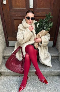 Festive Christmas Outfit, Chic Office Outfit, Fur Coat Outfit, Trend 2024, Glamorous Party, Coat Outfit