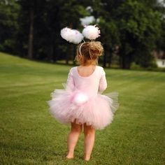 Cute Last-Minute Costume Ideas for Toddlers - Cat, Mouse or Bunny Girls Bunny Costume, Bunny Costume Kids, Tutu Couture, Easter Birthday Party, Bunny Birthday Party, Easter Costume, Rabbit Costume, Bunny Party, Last Minute Costumes