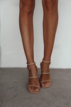 Most definitely a prerequisite in every closet, a good pair of strappy block heels can transform any outfit. These versatile heels are comfy, timeless and still oh so cute. Graduation Heels, Heels Block, Block High Heels, Trending Womens Shoes, Neutral Heels, Nude High Heels, Clothing Aesthetic, Strappy Block Heels, Short Heels