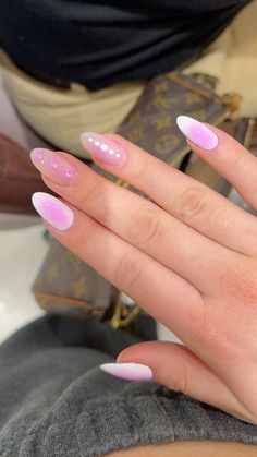 nail inspo, cute nails, summer nails, spring nails, preppy, trendy ( cred : @chloekaiaa ) !!! Simple Design Summer Nails, Nail Ideas With Pearls, Nails Preppy Summer, Tik Tok Nails, Pink Acrylic Nails Designs, Preppy Nail Designs, Sorority Nails, Cute Nails Summer