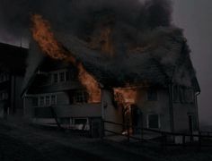 House On Fire, We Were Liars, Golden Rings, Art Ancien, Clipuri Video, Character Inspo, Dark Photography